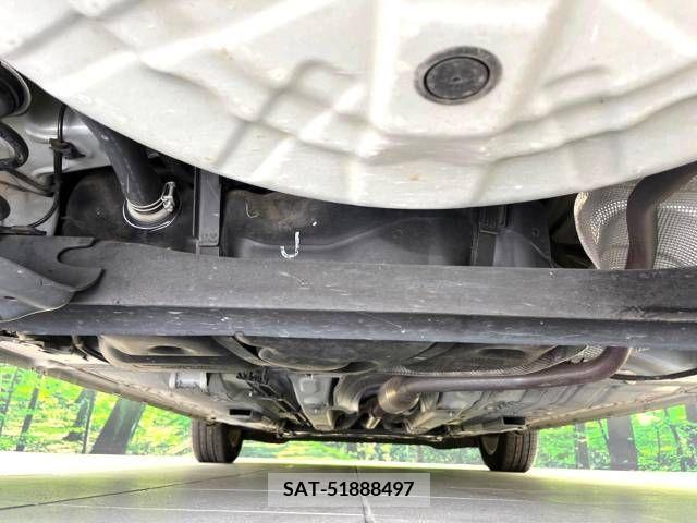 Nissan NOTE 2018-10 305437-19