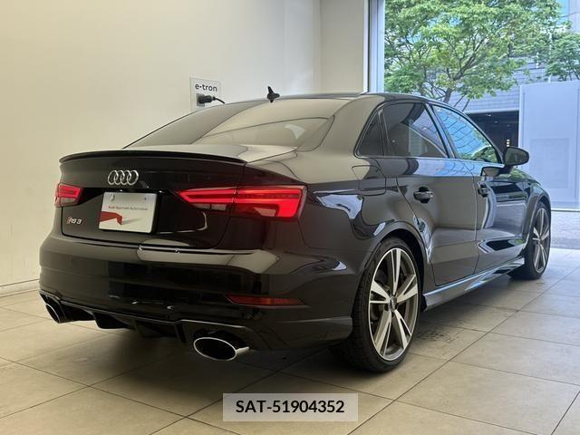 Audi S3 2018-08 261695-1