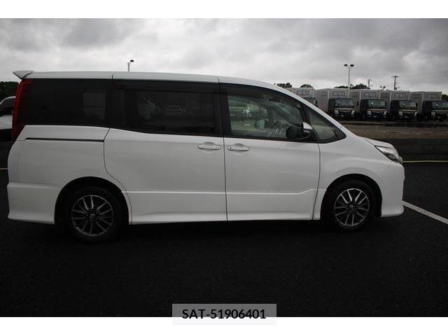 Toyota NOAH 2014-02 279493-10