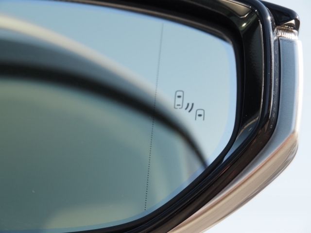 Lexus LS 2021-03 19587-22