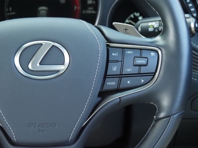 Lexus LS 2021-03 19587-17