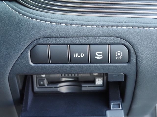 Lexus LS 2021-03 19587-26