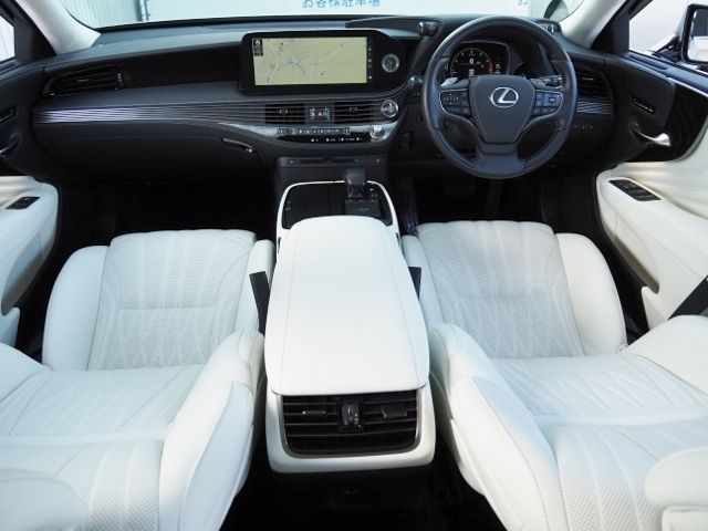 Lexus LS 2021-03 19587-9