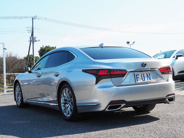 Lexus LS 2021-03 19587-5