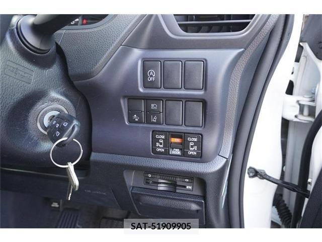 Toyota VOXY 2016-03 370458-9
