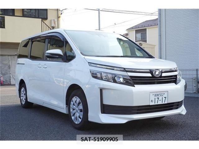 Toyota VOXY 2016-03 370458-1