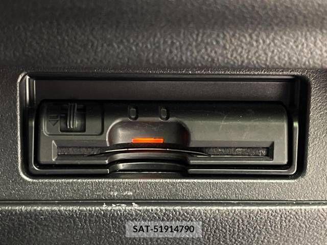 Nissan JUKE 2018-03 329167-7