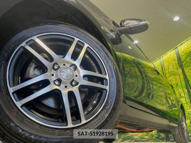 Toyota AQUA 2012-05 327882-13