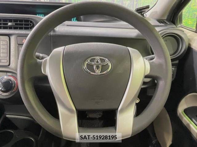 Toyota AQUA 2012-05 327882-11