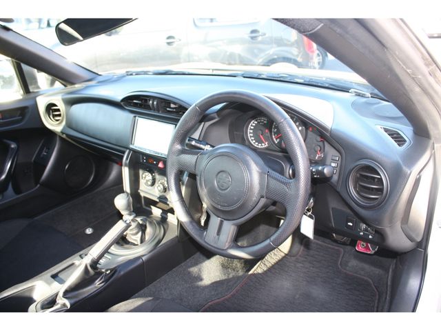 Toyota 86 2012-12 180674-1