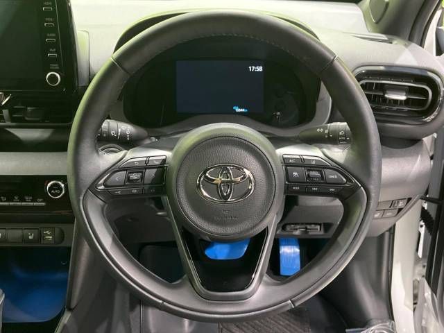 Toyota YARIS CROSS 2023-03 184923-18
