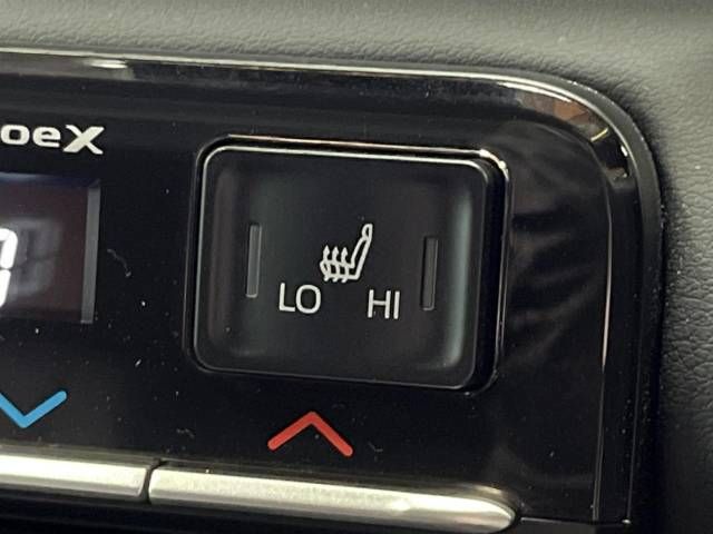 Toyota VOXY HYBRID 2022-12 14223-8
