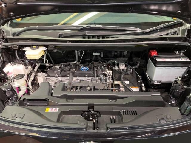 Toyota VOXY HYBRID 2022-12 14223-19