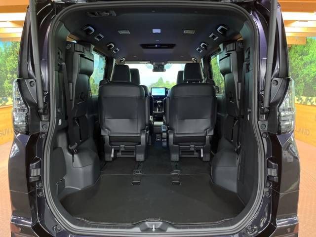 Toyota VOXY HYBRID 2022-12 14223-14