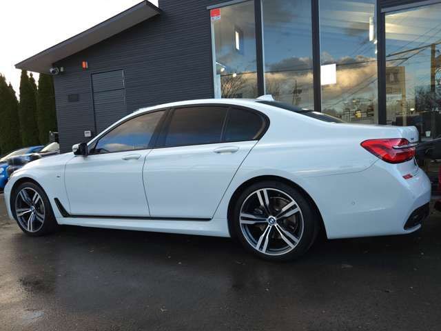 Bmw 7 SERIES 2018-01 182059-15