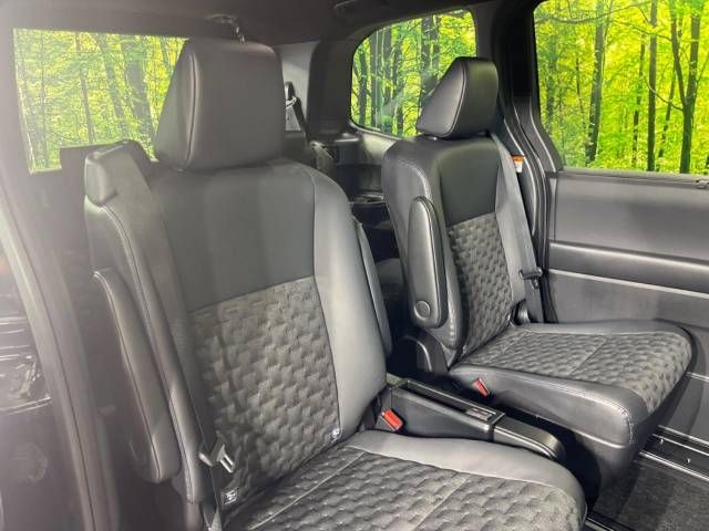 Toyota VOXY 2022-01 185330-8