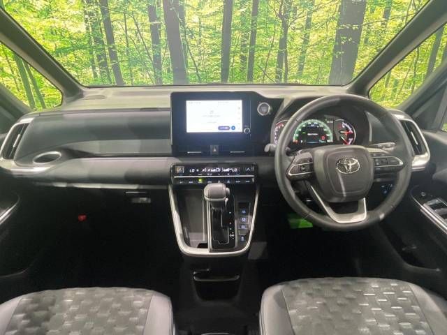 Toyota VOXY 2022-01 185330-1