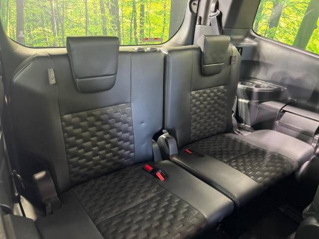 Toyota VOXY 2022-01 185330-9
