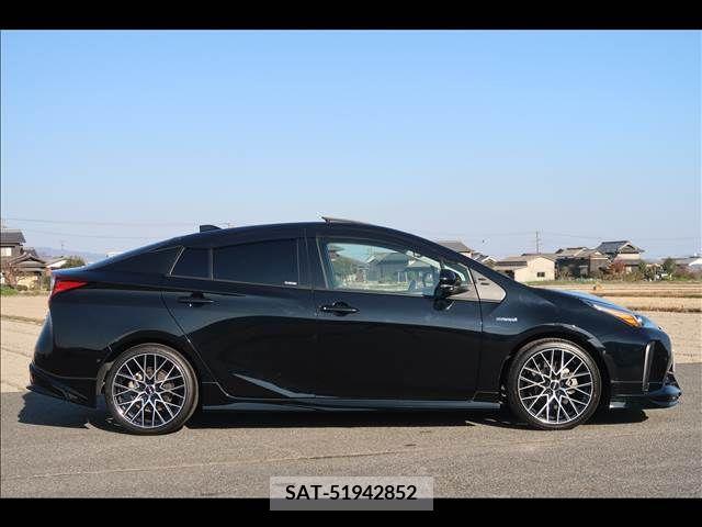 Toyota PRIUS 2019-11 249361-2