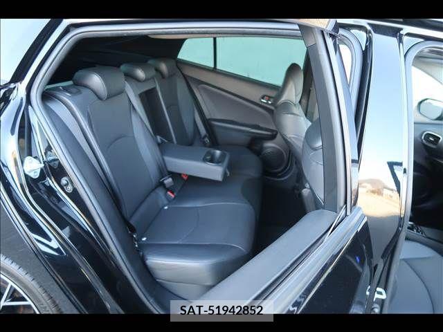 Toyota PRIUS 2019-11 249361-10