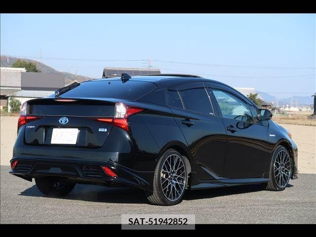 Toyota PRIUS 2019-11 249361-4