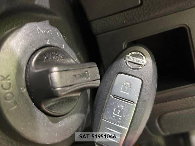 Nissan NOTE 2011-04 279846-5