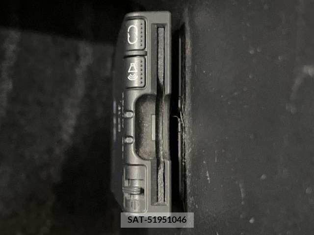 Nissan NOTE 2011-04 279846-3