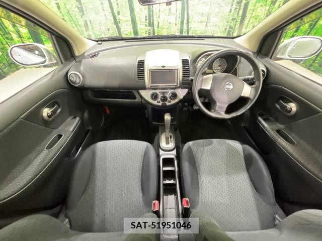 Nissan NOTE 2011-04 279846-1