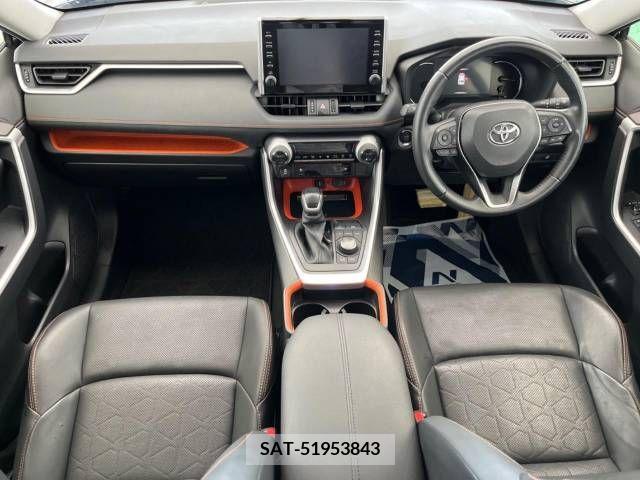Toyota RAV4 2021-08 332688-1