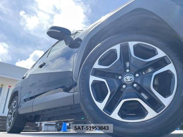 Toyota RAV4 2021-08 332688-13