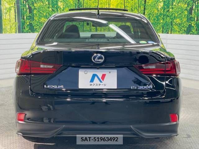 Lexus IS 2015-05 354063-15