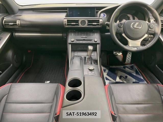 Lexus IS 2015-05 354063-1