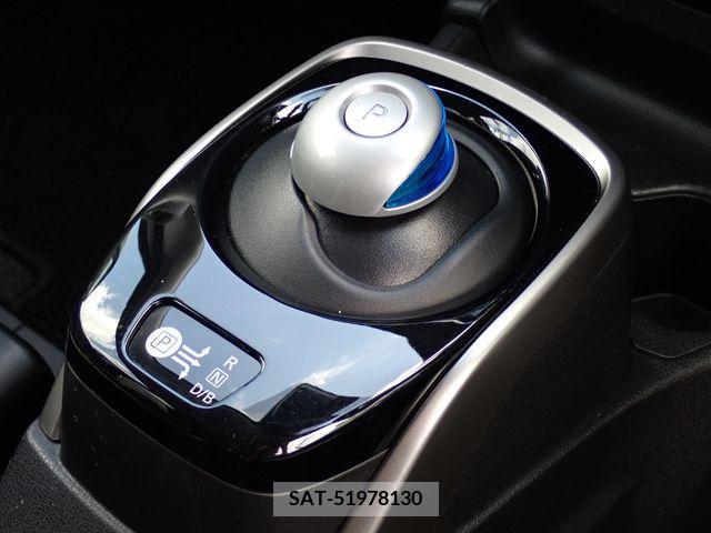 Nissan NOTE 2021-02 305532-9