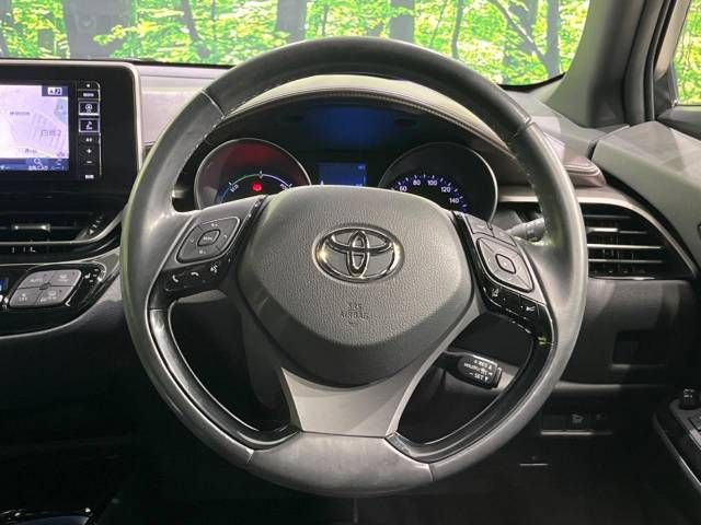Toyota C-HR 2017-11 181864-11