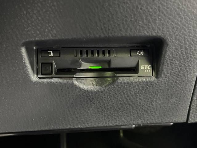 Toyota C-HR 2017-11 181864-6