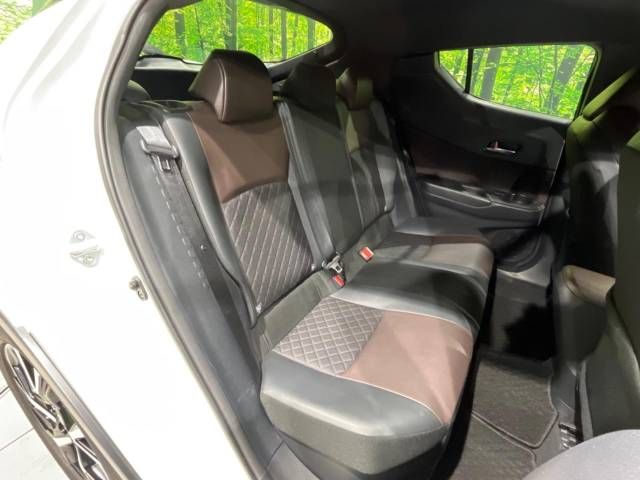 Toyota C-HR 2017-11 181864-9