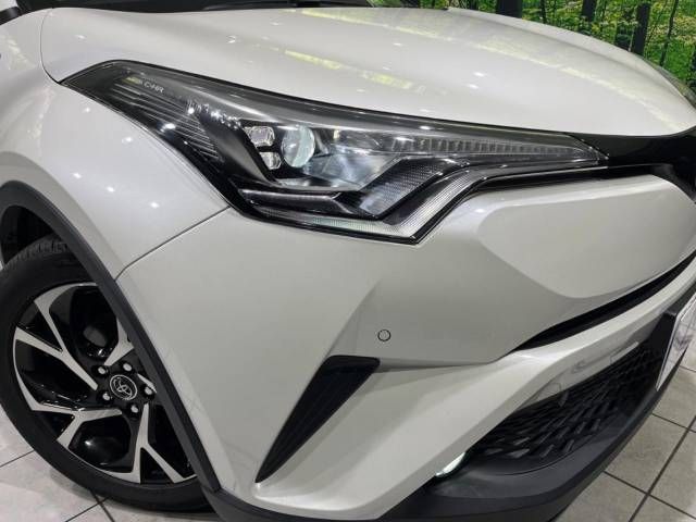 Toyota C-HR 2017-11 181864-12