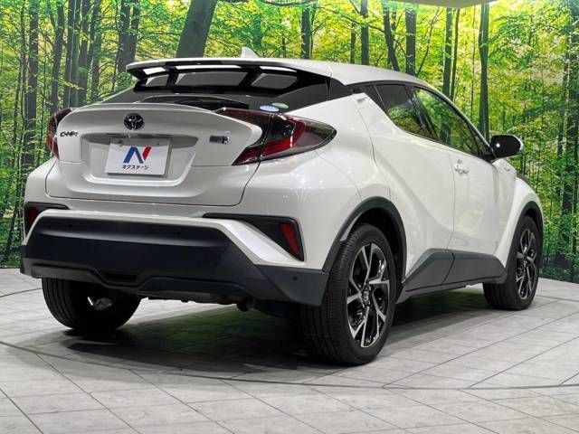Toyota C-HR 2017-11 181864-17