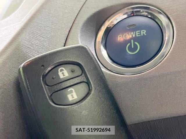 Toyota PRIUS 2015-11 393426-6