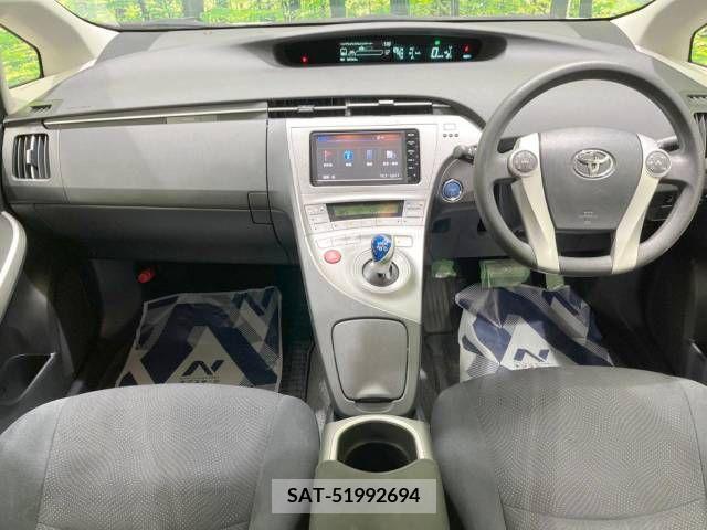 Toyota PRIUS 2015-11 393426-1