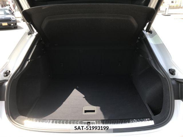 Audi Q3 2021-05 232005-15
