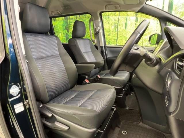 Toyota VOXY 2015-09 26924-8