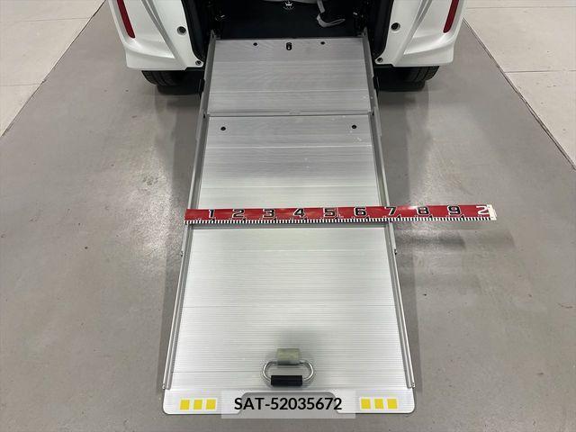 Honda N BOX CUSTOM 2018-04 307449-1