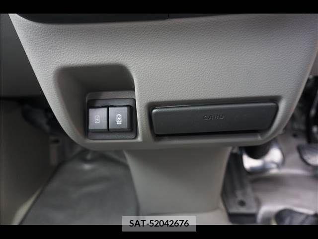 Suzuki EVERY 2023-01 301652-11