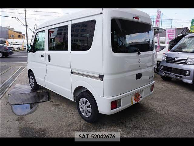 Suzuki EVERY 2023-01 301652-3