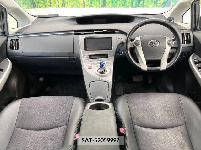 Toyota PRIUS 2012-08 322103-1
