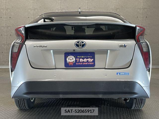 Toyota PRIUS 2017-11 347405-6