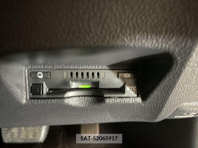 Toyota PRIUS 2017-11 347405-18