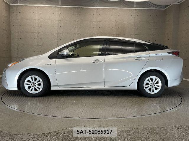 Toyota PRIUS 2017-11 347405-7