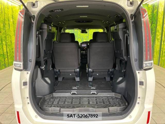 Toyota NOAH 2021-12 350309-11
